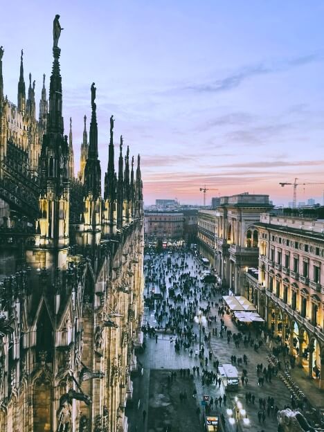 Zboruri către Milano (MIL)